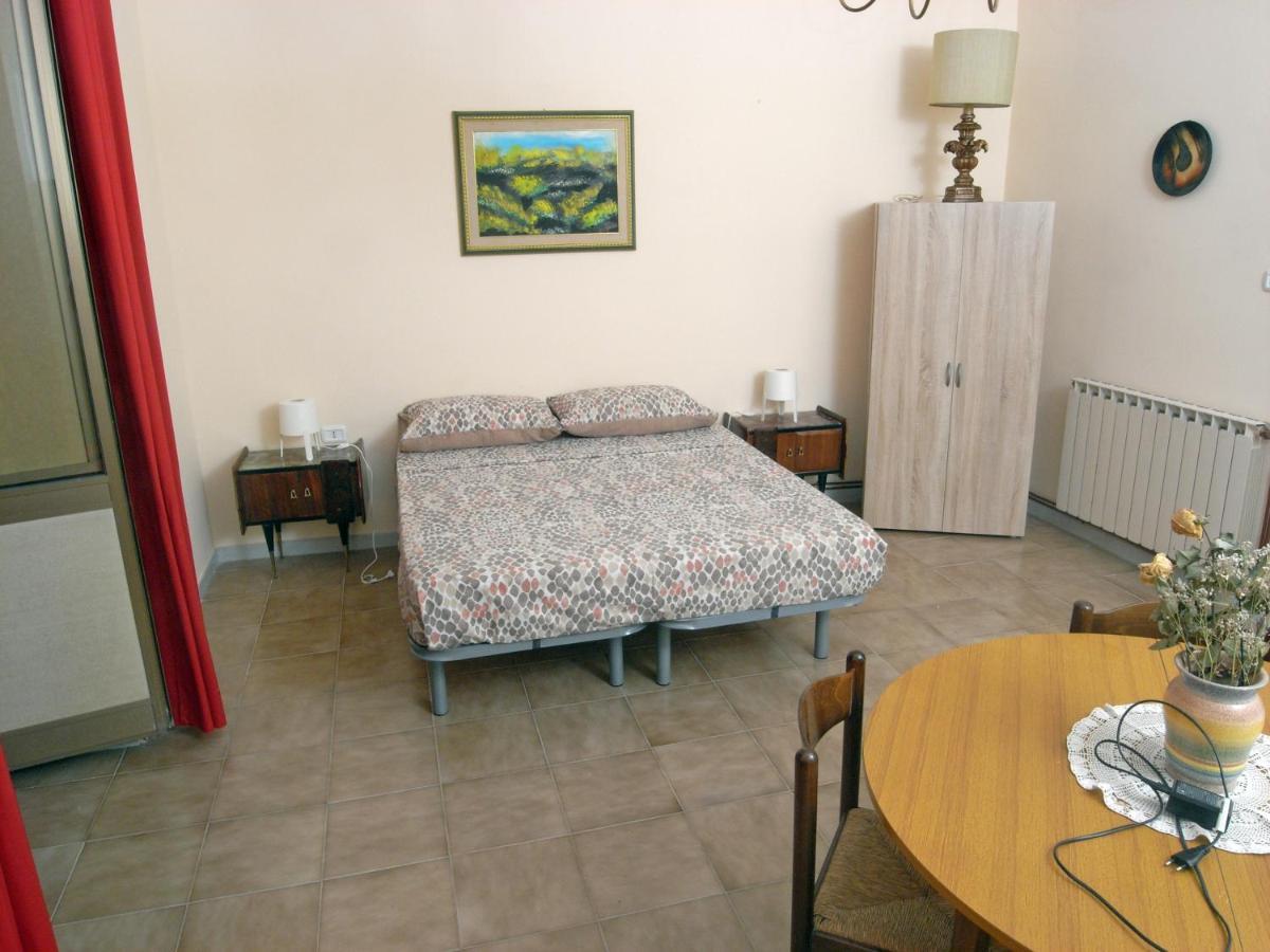 Couette-café Ag Adragna 2*